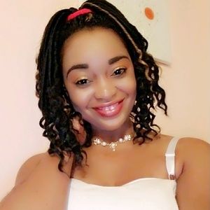 Meet your Posher, Sophonie